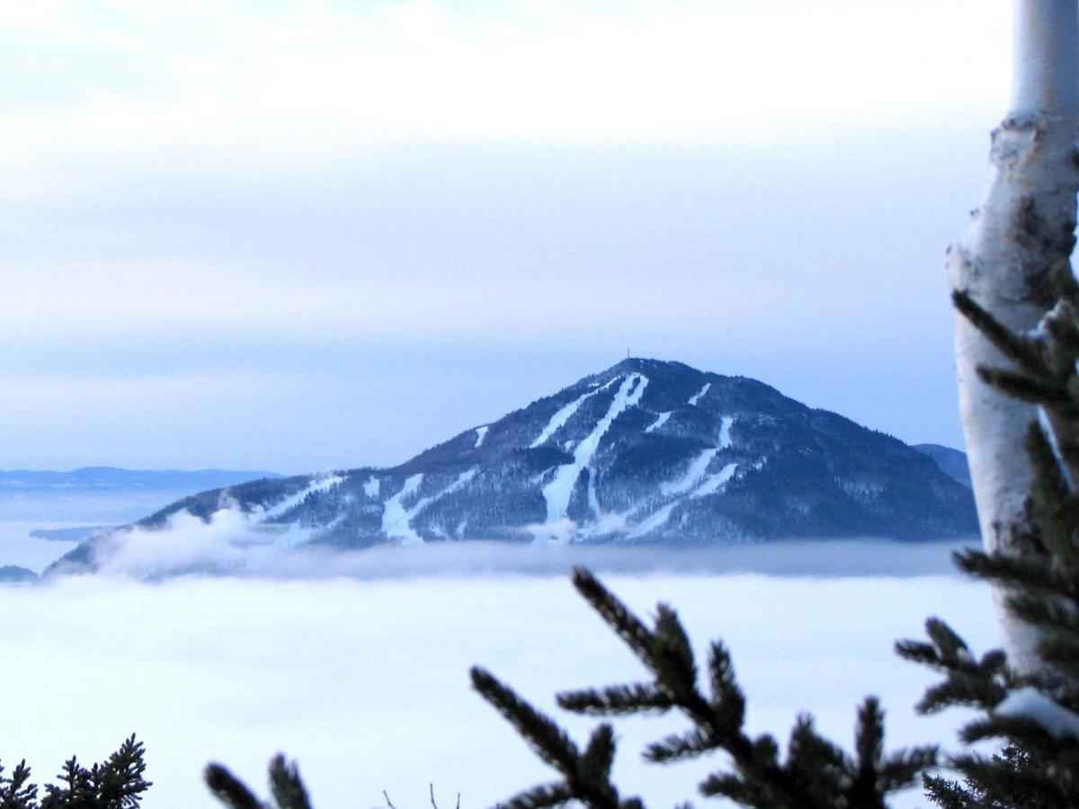 Отель Destination Owl'S Head - Mtn Haus Mansonville Экстерьер фото